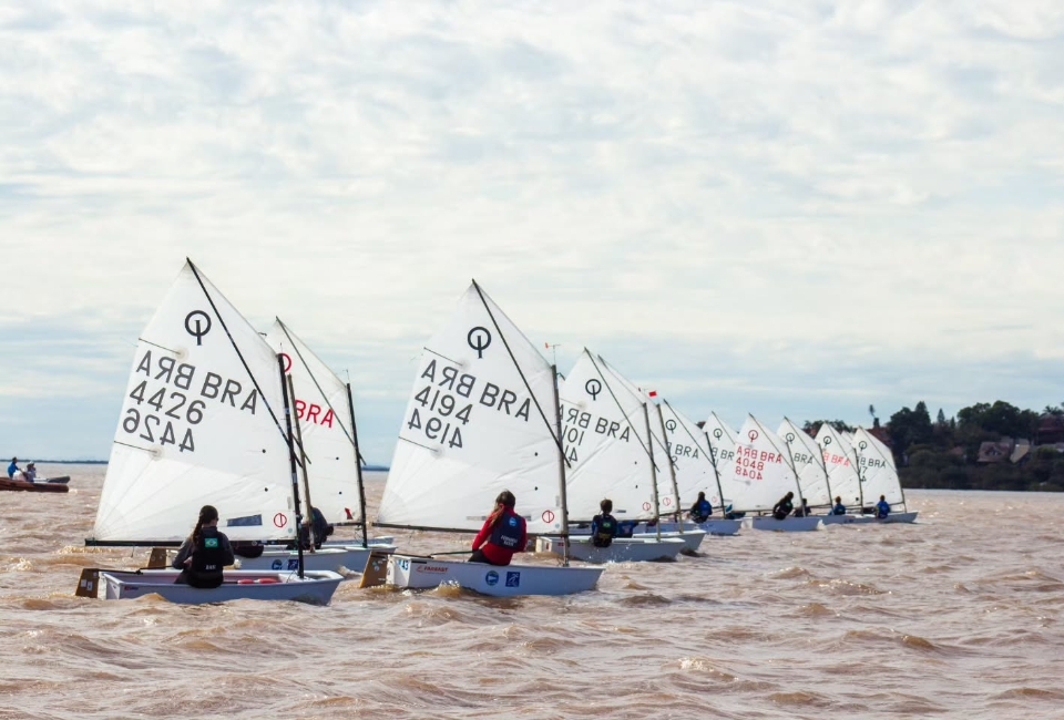 Regatas da FEVERS para Optimist